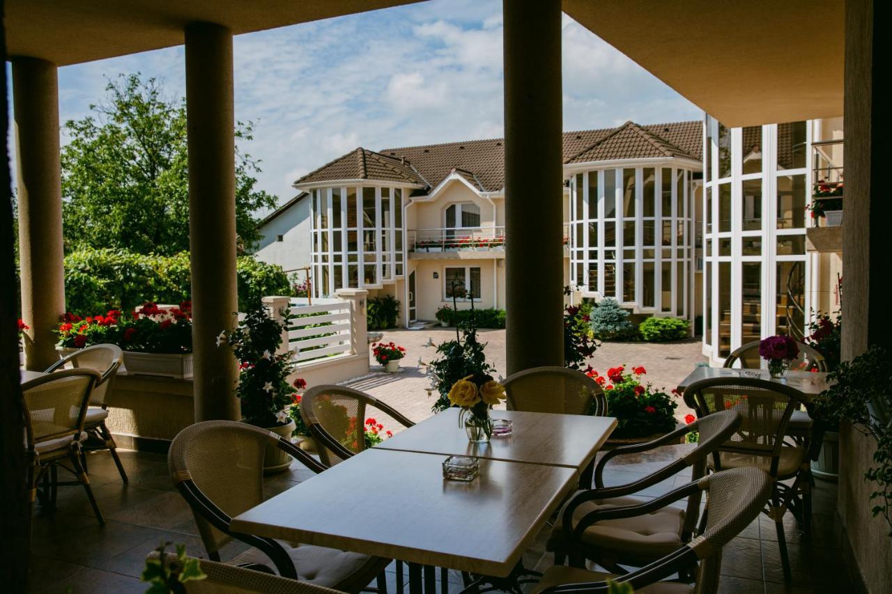 Villa Brussels Deva Exterior photo