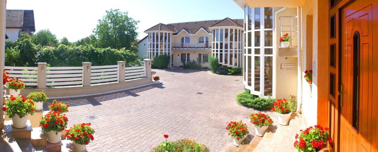 Villa Brussels Deva Exterior photo